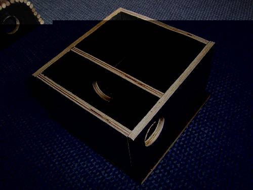 Zweikammerhaus aus Siebdruckplatten offen Zweikammerhaus aus Siebdruckplatten offen
